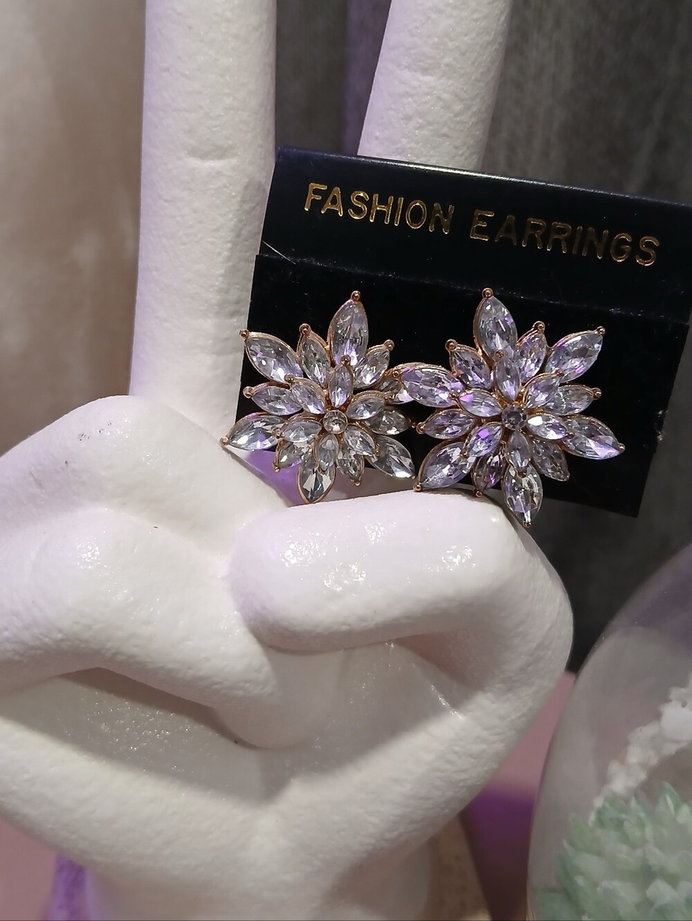 STUNNING Rose Gold Crystal Starburst Flower Stud Earrings - NWT on CARD